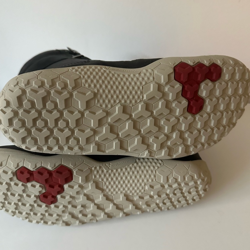 Vivo Barefoot Tracker Hi Women’s snow boot. - Picture 4 of 4